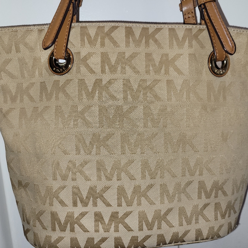 Michael Kors purse